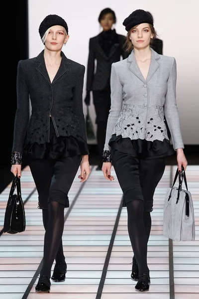 Look 3